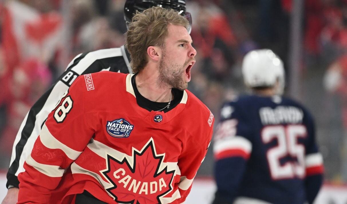 default-55 A hockey player reacting.